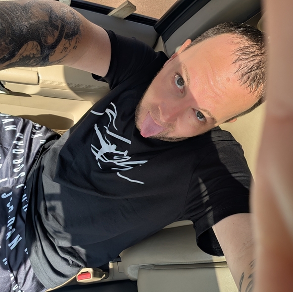 Meet your Posher, Ryan - Picture 2 of 2